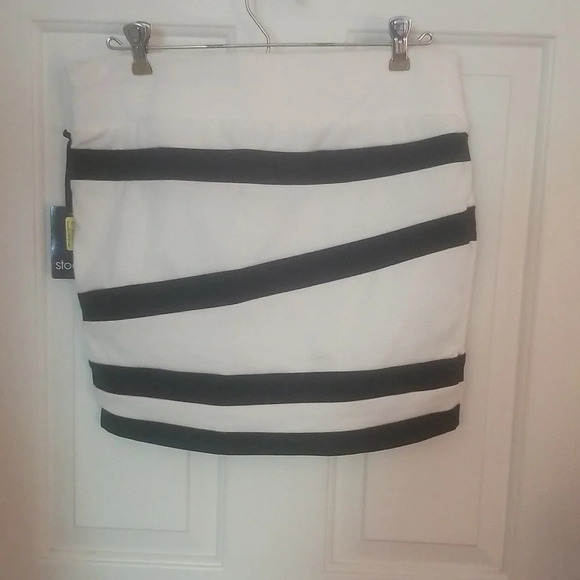 Sloosh Womens Skirt NWT - Picture 2 of 6